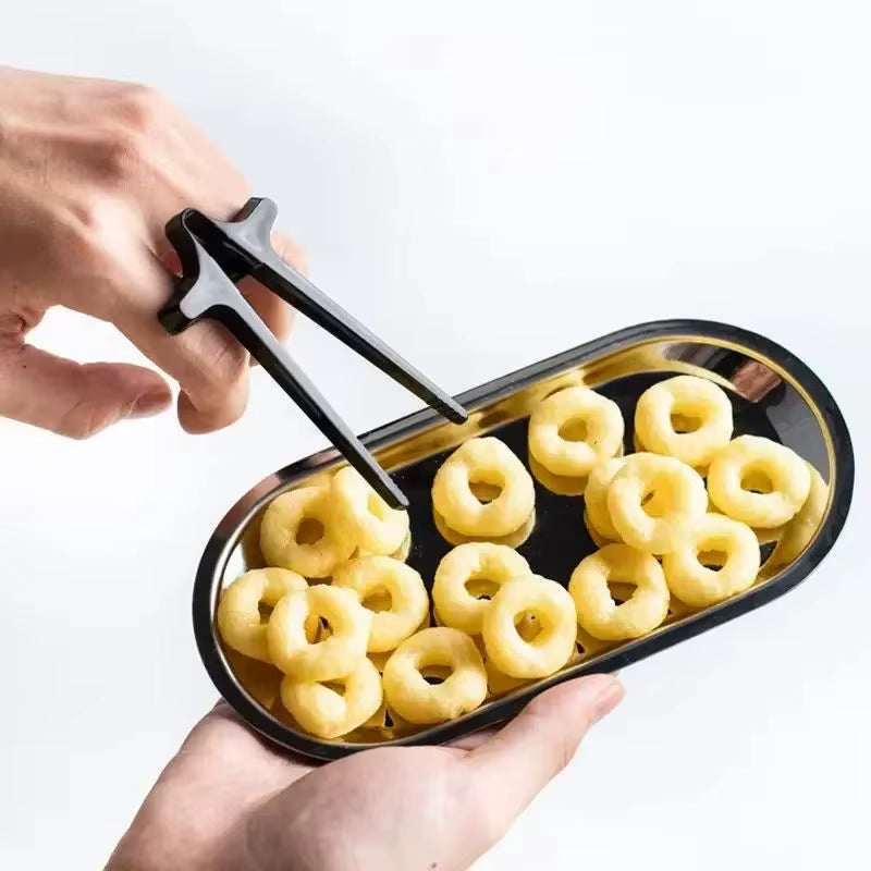 Finger Chopsticks for Gamer Gaming Snack Clips Plastic Chopstick Snack Food Finger Tongs Lazy Artifact Assistant Finger Tool